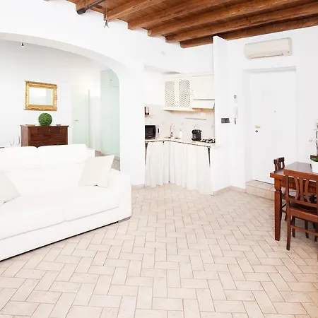 Tritone 91 Lägenhet Rom